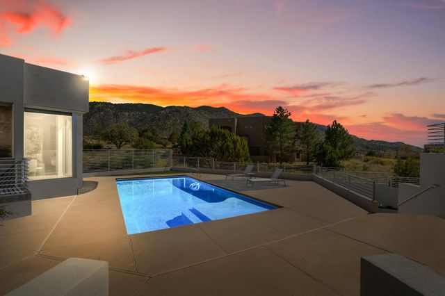 13632 Canada Del Oso Place NE, Albuquerque, NM 87111