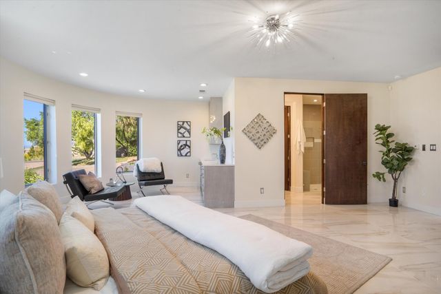 13632 Canada Del Oso Place NE, Albuquerque, NM 87111