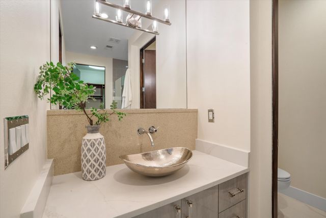 13632 Canada Del Oso Place NE, Albuquerque, NM 87111