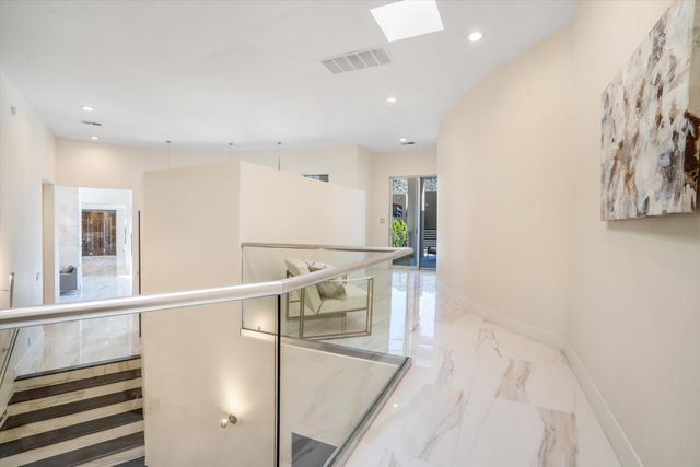 13632 Canada Del Oso Place NE, Albuquerque, NM 87111