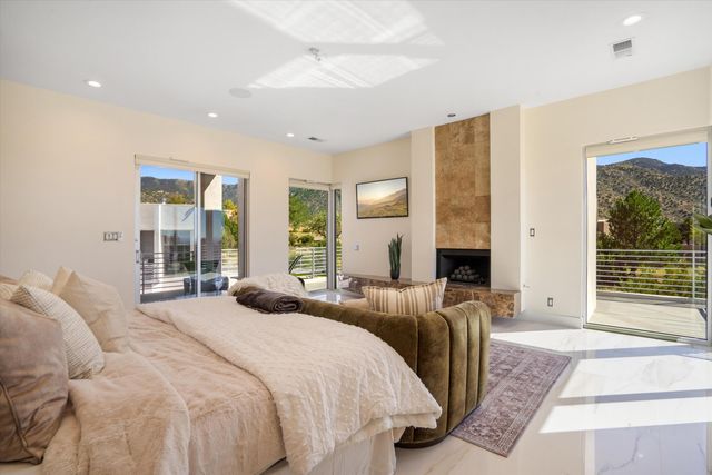 13632 Canada Del Oso Place NE, Albuquerque, NM 87111