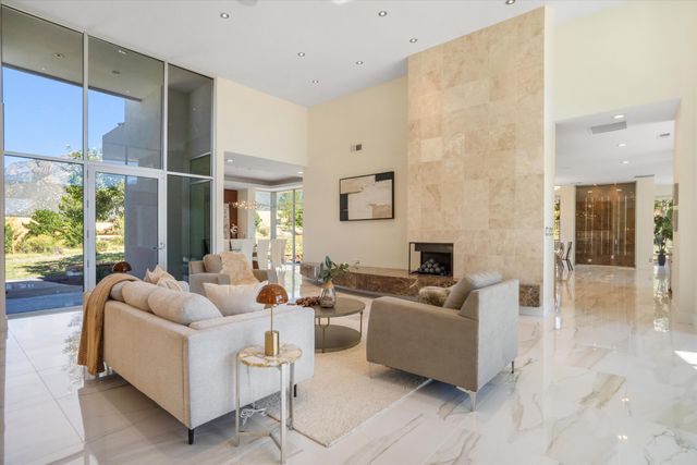 13632 Canada Del Oso Place NE, Albuquerque, NM 87111