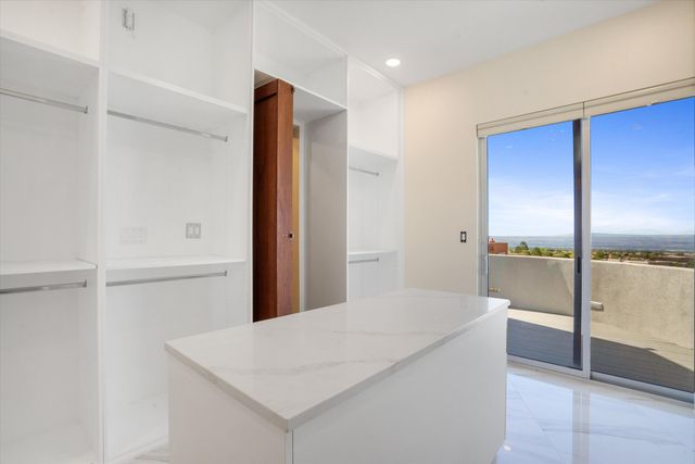 13632 Canada Del Oso Place NE, Albuquerque, NM 87111