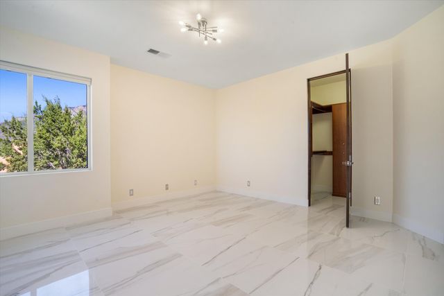 13632 Canada Del Oso Place NE, Albuquerque, NM 87111