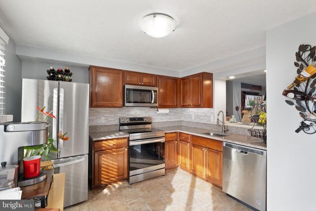 7457 WOUNDED KNEE RD, Lorton, VA 22079