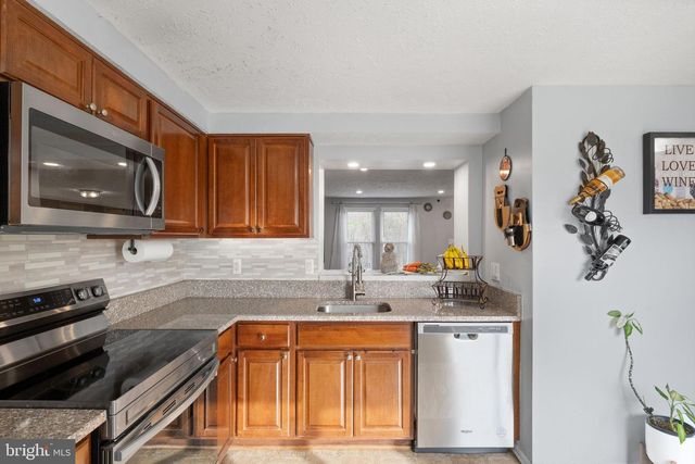 7457 WOUNDED KNEE RD, Lorton, VA 22079