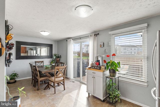 7457 WOUNDED KNEE RD, Lorton, VA 22079