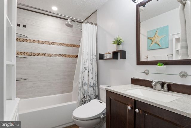 7457 WOUNDED KNEE RD, Lorton, VA 22079