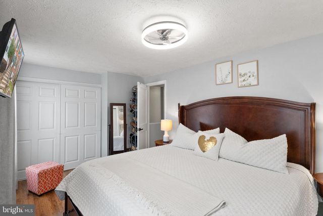 7457 WOUNDED KNEE RD, Lorton, VA 22079