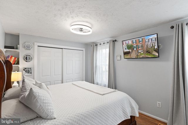 7457 WOUNDED KNEE RD, Lorton, VA 22079