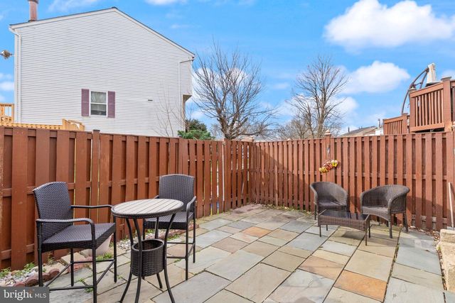 7457 WOUNDED KNEE RD, Lorton, VA 22079