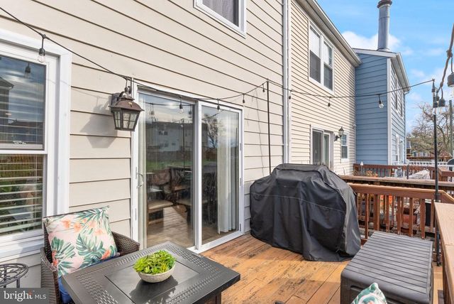 7457 WOUNDED KNEE RD, Lorton, VA 22079