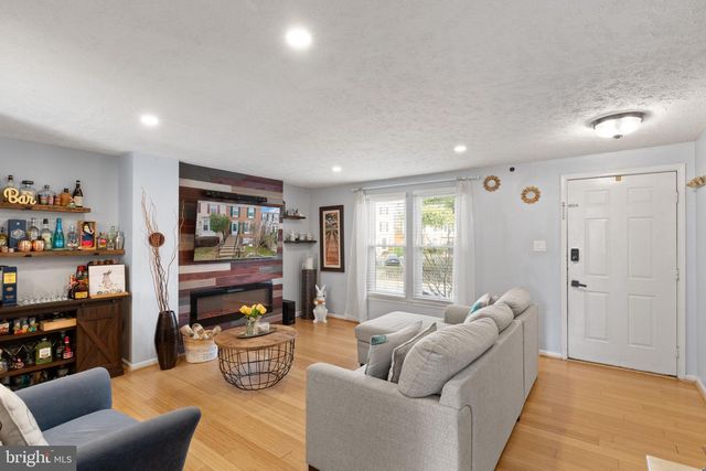 7457 WOUNDED KNEE RD, Lorton, VA 22079