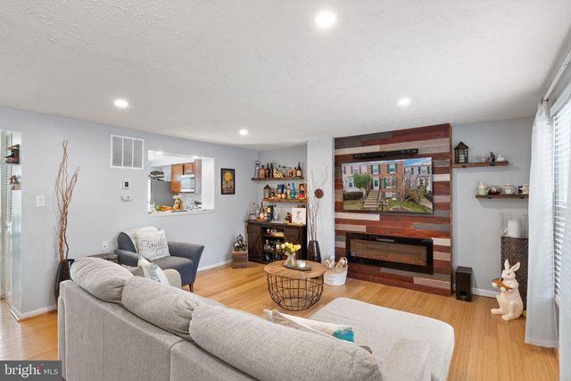 7457 WOUNDED KNEE RD, Lorton, VA 22079