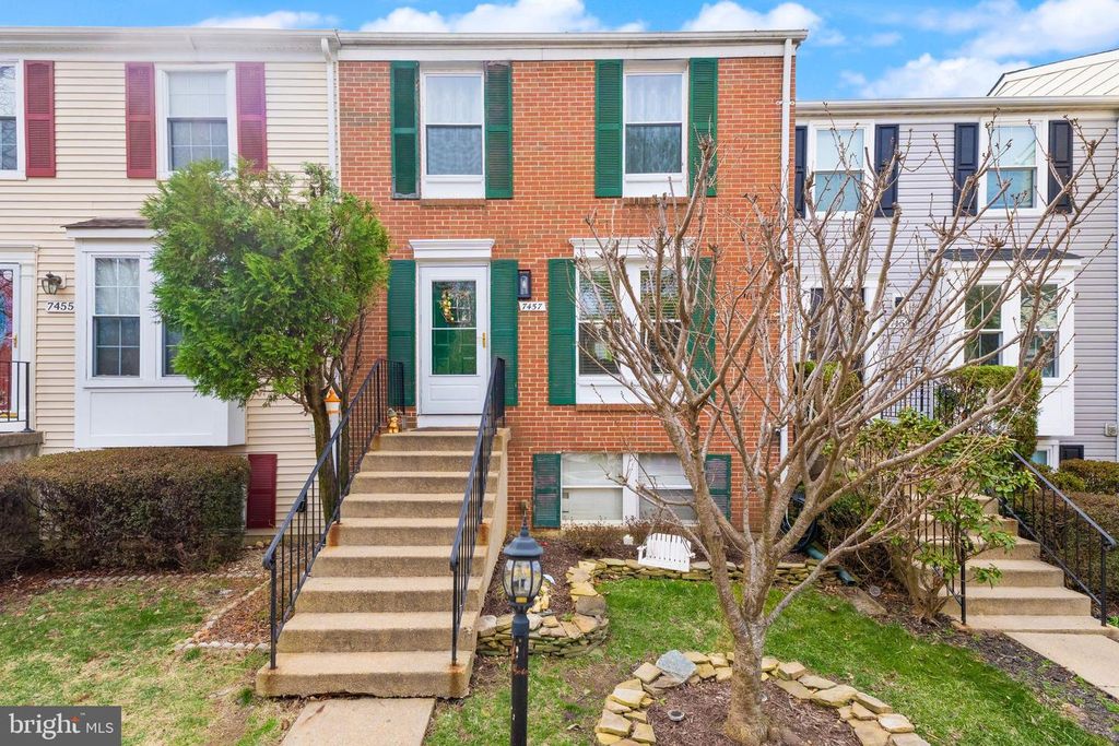 7457 WOUNDED KNEE RD, Lorton, VA 22079