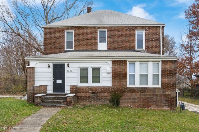 2823 Columbus Road NE, Canton, OH 44705