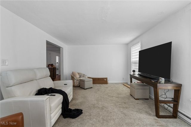 2823 Columbus Road NE, Canton, OH 44705