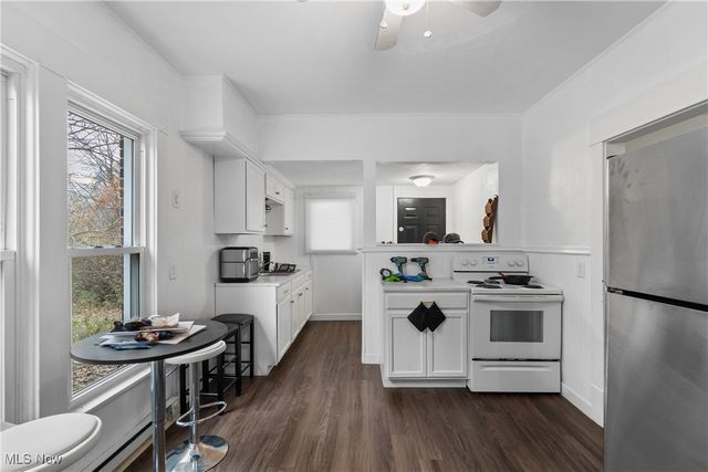 2823 Columbus Road NE, Canton, OH 44705