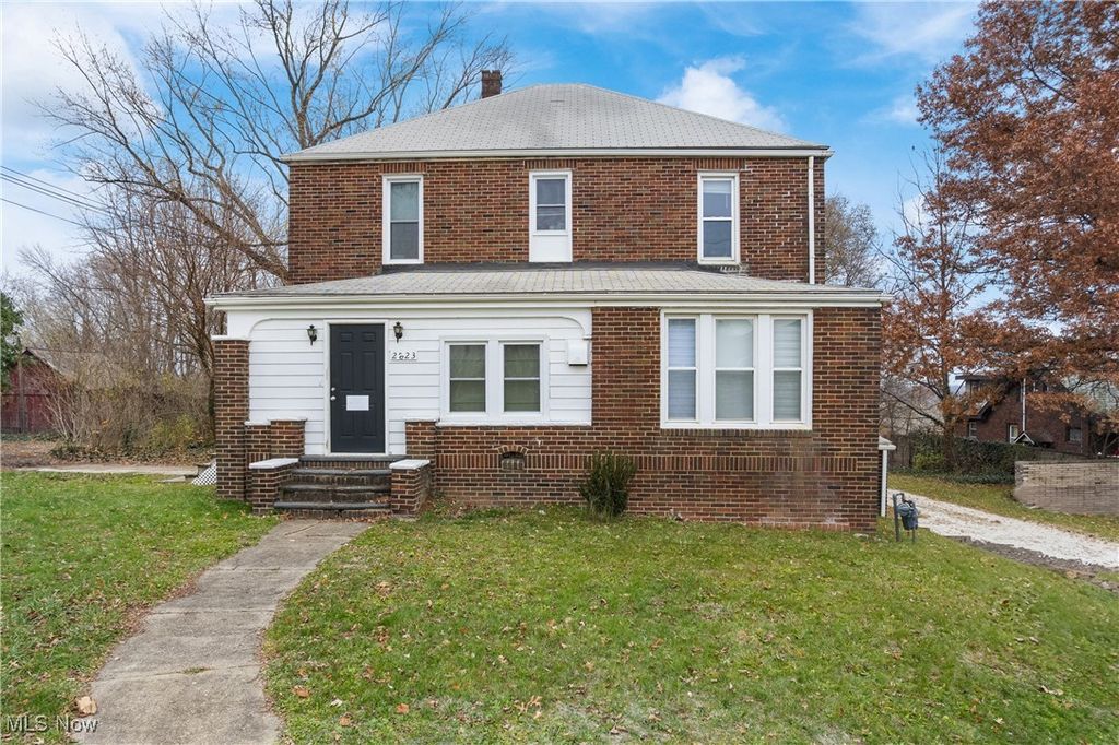 2823 Columbus Road NE, Canton, OH 44705