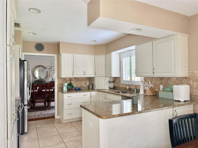 9306 ALANBROOKE ST, Temple Terrace, FL 33637
