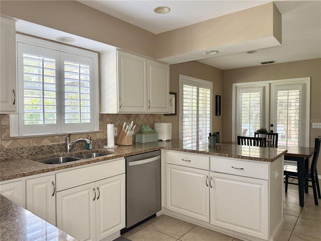 9306 ALANBROOKE ST, Temple Terrace, FL 33637
