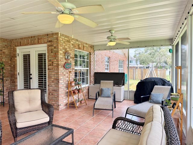 9306 ALANBROOKE ST, Temple Terrace, FL 33637