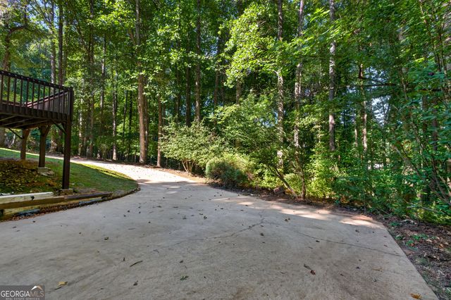 315 Thorntree Lane, Canton, GA 30115