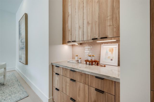 1511 Kipling Street, Houston, TX 77006