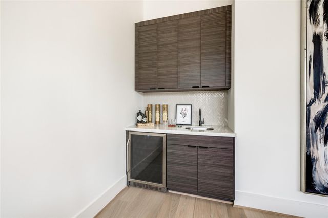 1511 Kipling Street, Houston, TX 77006