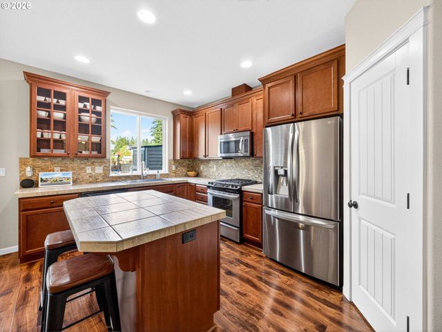20024 VOYAGE Rd, Oregon City, OR 97045