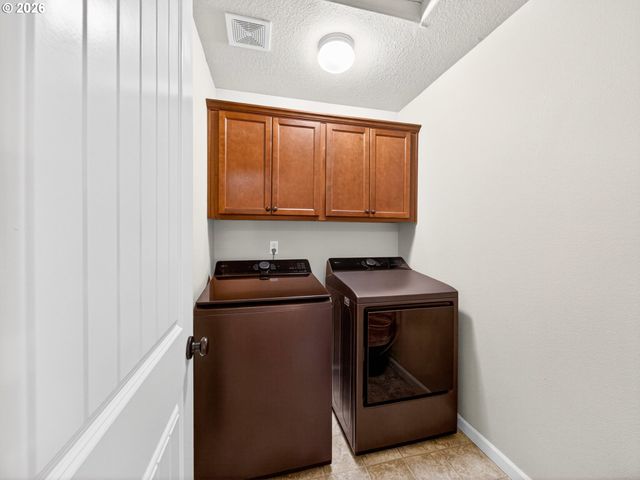 20024 VOYAGE Rd, Oregon City, OR 97045