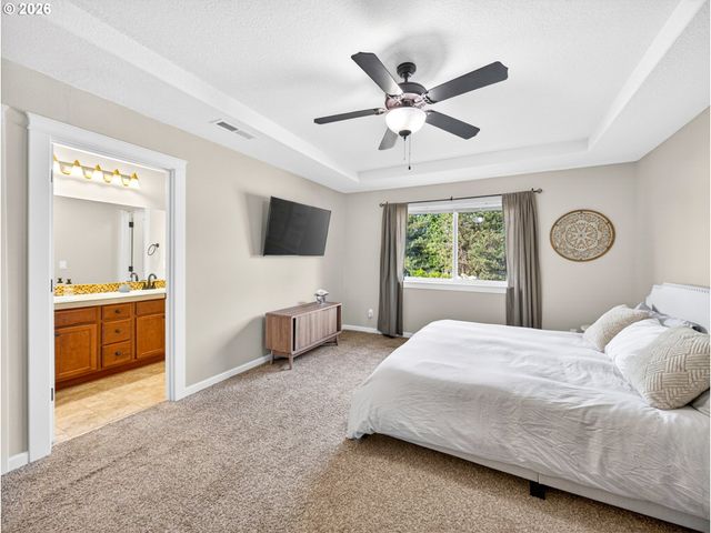 20024 VOYAGE Rd, Oregon City, OR 97045