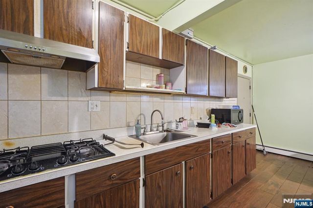 109 Dixon Avenue, Paterson, NJ 07501