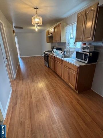 109 Dixon Avenue, Paterson, NJ 07501