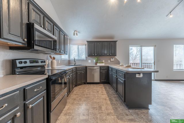 15818 Timberlane Drive, Omaha, NE 68136