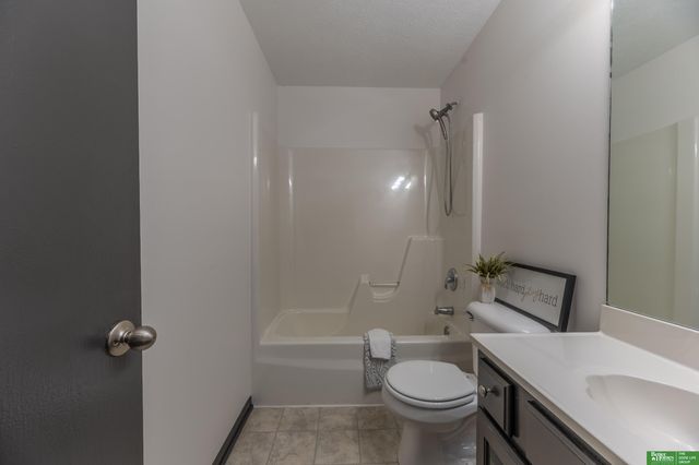 15818 Timberlane Drive, Omaha, NE 68136