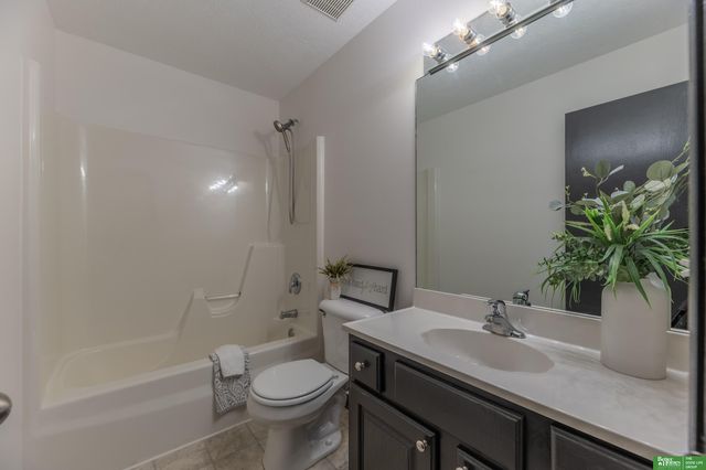 15818 Timberlane Drive, Omaha, NE 68136