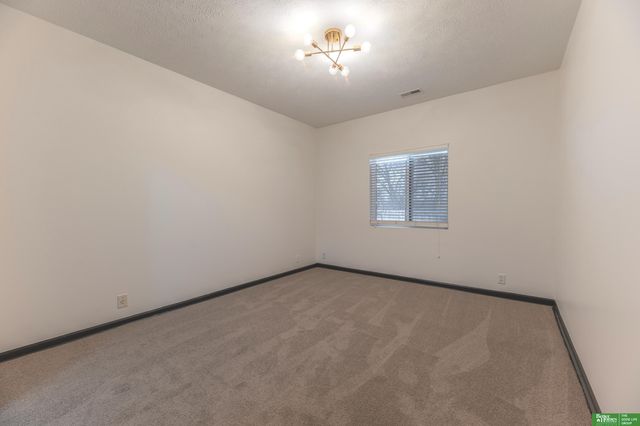 15818 Timberlane Drive, Omaha, NE 68136