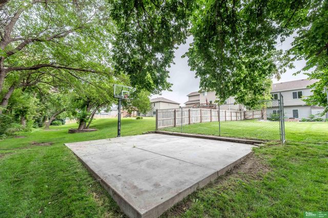 15818 Timberlane Drive, Omaha, NE 68136