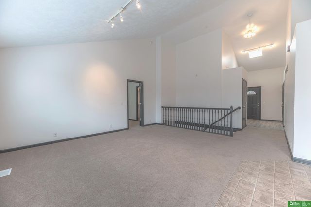 15818 Timberlane Drive, Omaha, NE 68136