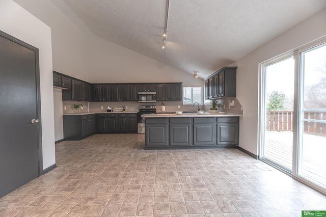 15818 Timberlane Drive, Omaha, NE 68136