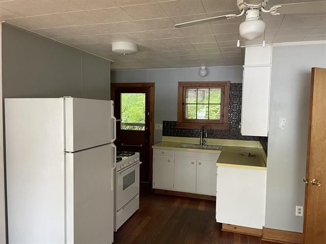 W10728 Tipperary Road, Poynette, WI 53955