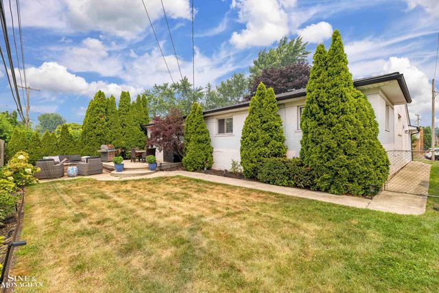23200 Middlesex Street, St Clair Shores, MI 48080