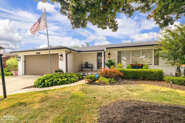 23200 Middlesex Street, St Clair Shores, MI 48080
