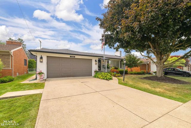 23200 Middlesex Street, St Clair Shores, MI 48080