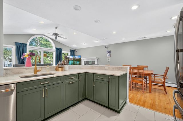 18 Carlisle Way, Washingtonville, NY 10992