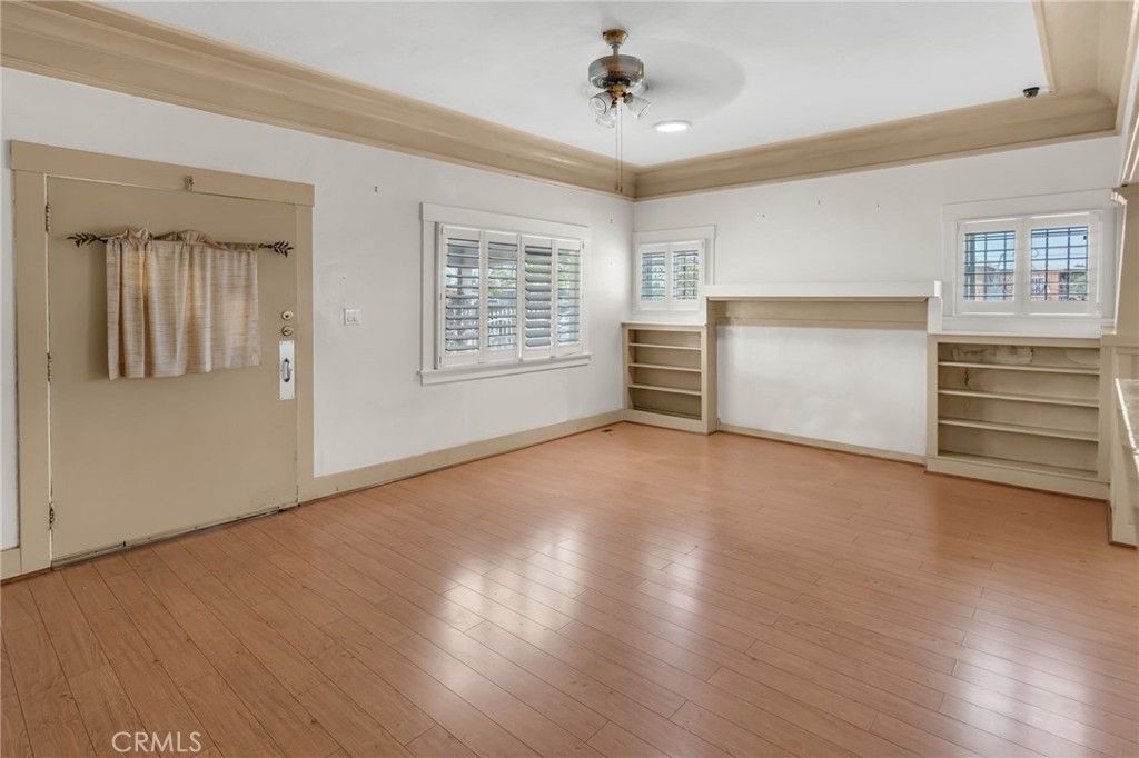 Image 10 of property listing at 451 E 124th, Los Angeles, CA 90061