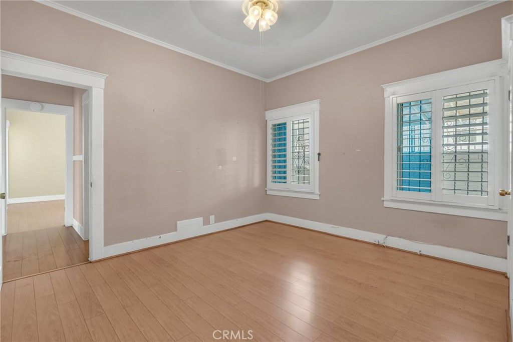 Image 23 of property listing at 451 E 124th, Los Angeles, CA 90061