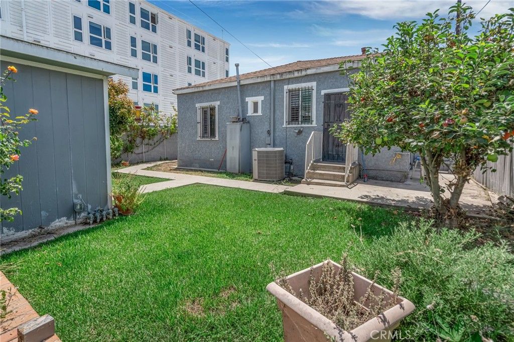 Image 35 of property listing at 451 E 124th, Los Angeles, CA 90061