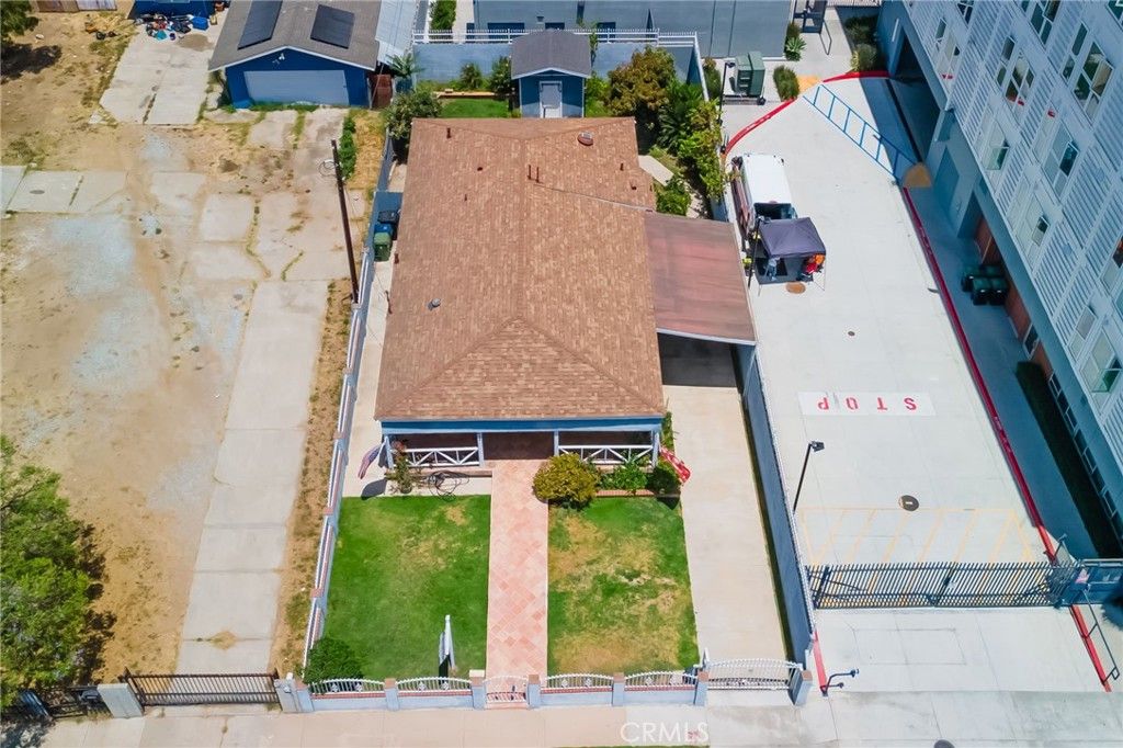 Image 39 of property listing at 451 E 124th, Los Angeles, CA 90061